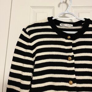 Zara Women's Black and White Striped Cardigan